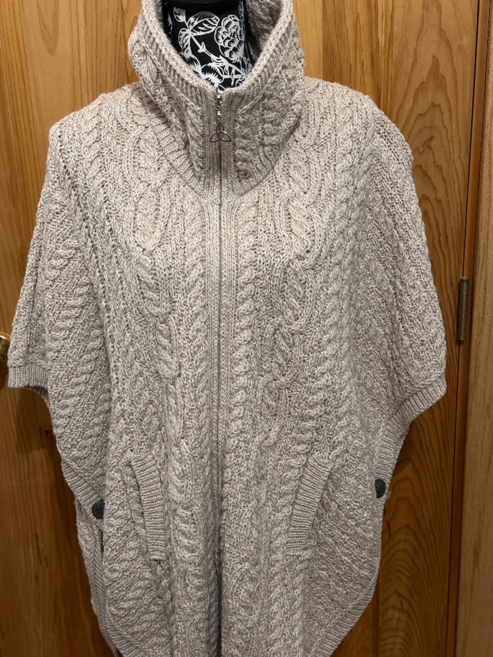 Inis Cable Knit Poncho Cardigan Full Zip High Collar Dolman Sleeve Oatmeal
